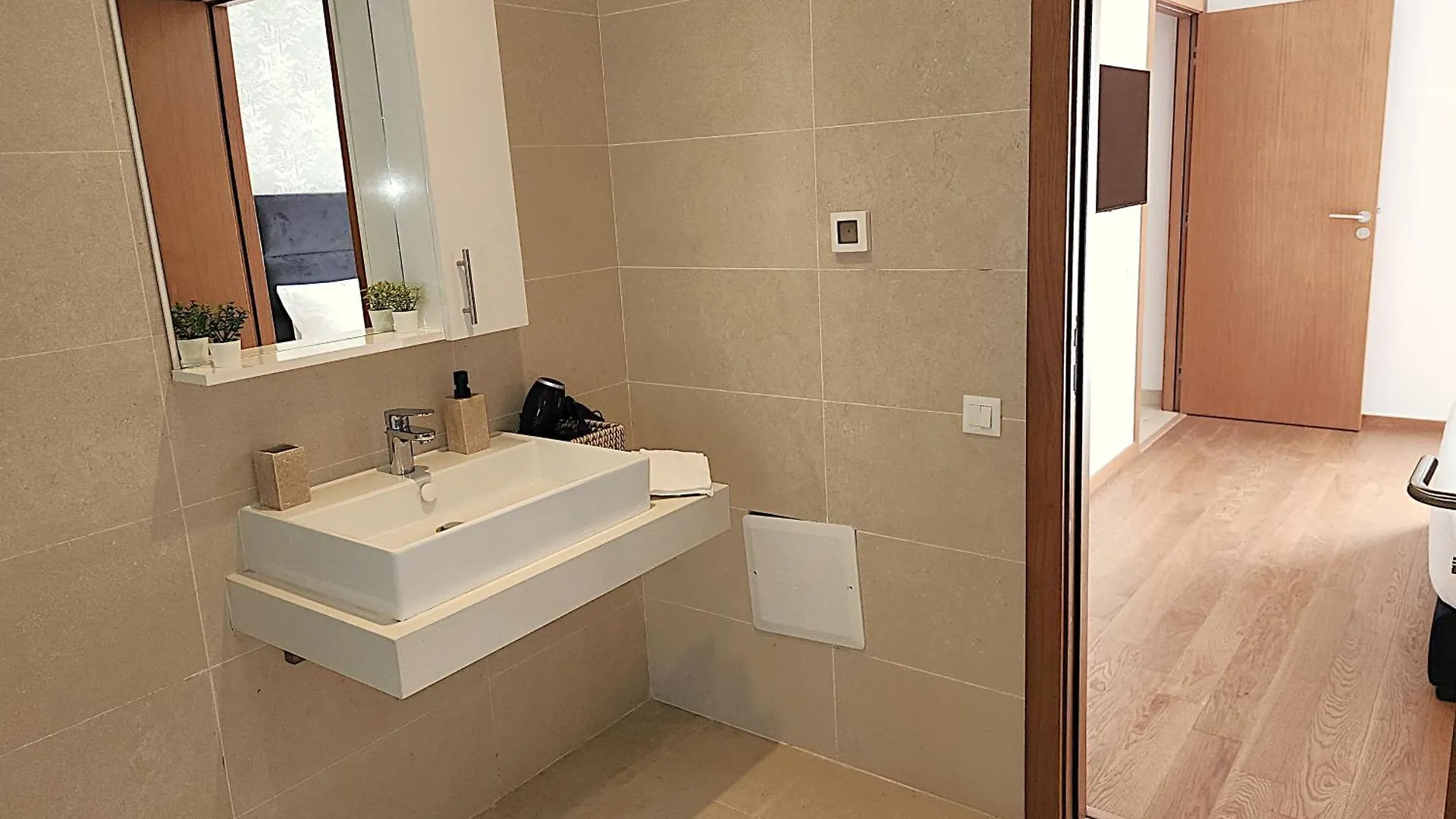 The 53 Gauthier By Ib Signature - Stylish Two-Bedroom Flat - Wifi, Self Check-In, Day And Night Security, Close To All Facilities Casablanca Apartment